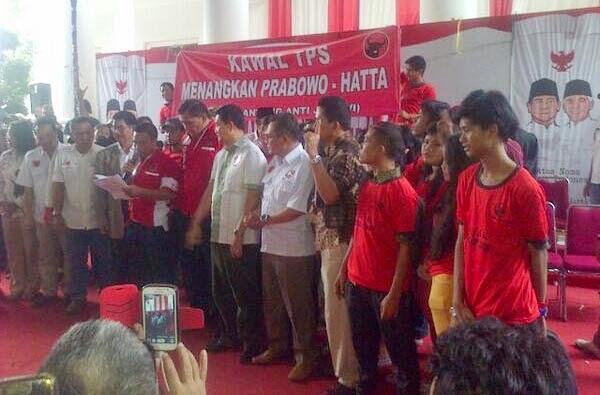 &#91; HOT &#93; Ribuan Simpatisan PDI-P Berbalik Dukung Prabowo-Hatta 