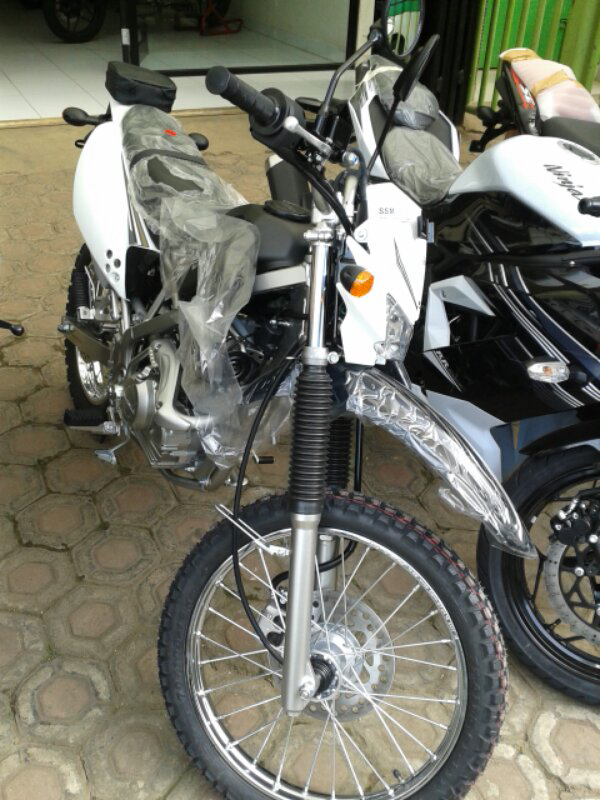 Ready Stock Kawasaki KLX150S BLACK