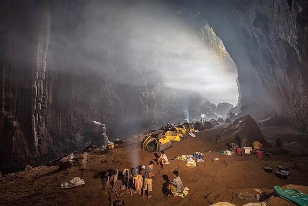 Menjelajah Gua Terluas Di Dunia