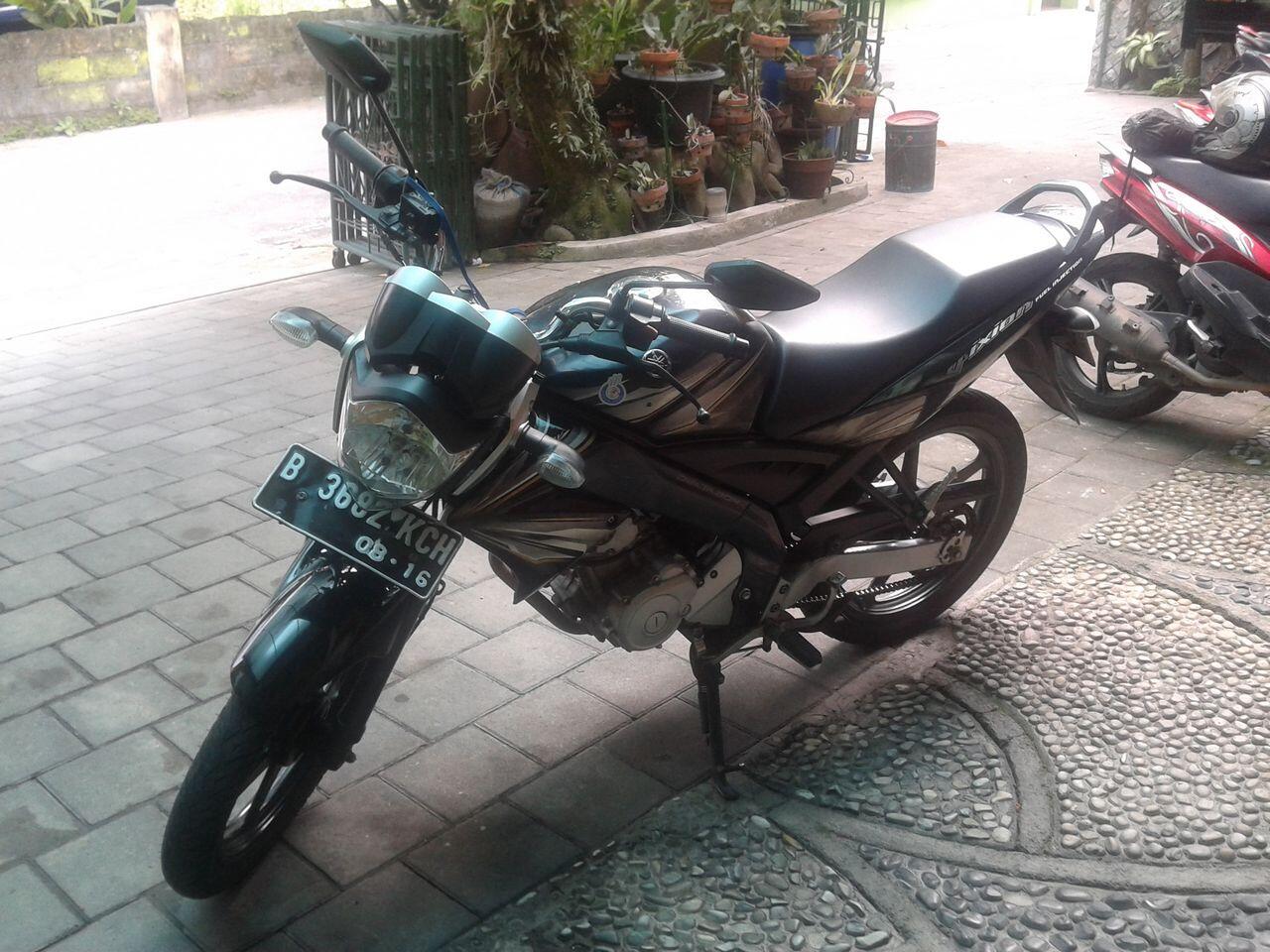 Yamaha Vixion Hitam 2011 Full Ori