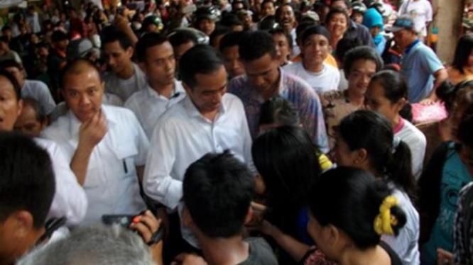 Aksi Relawan Untuk Jokowi (YANG MAU MENAMBAHKAN SILAHKAN)