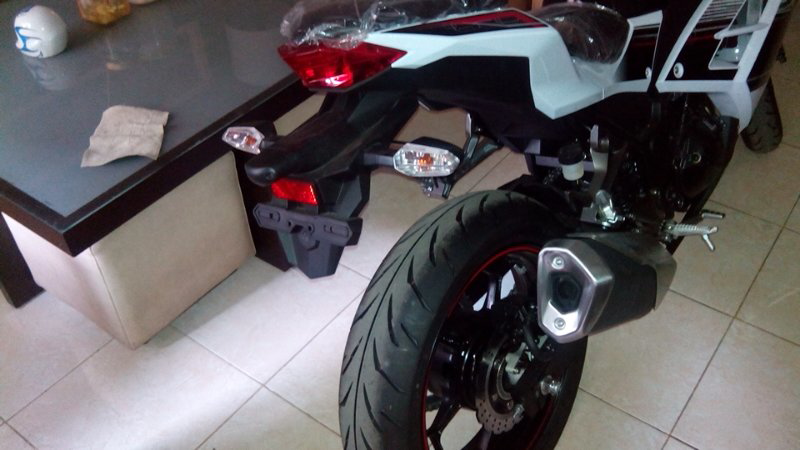 Jual sepeda motor Kawasaki ninja 250 fi ABS. baru dan nol kilometer. off the road