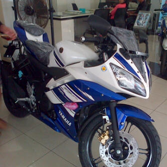 YAMAHA YZF R15 READY STOCK KHUSUS PEMBELIAN KREDIT JABODETABEK