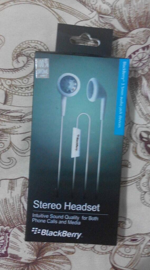 JUAL ACCESORIES HP BANYAK MACAMNYA BATERE HP JUGA ADA COBA LIAT GAN!!