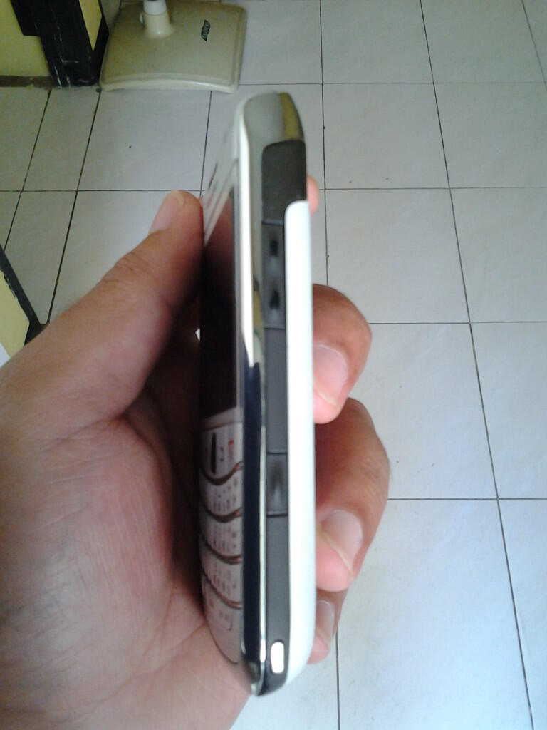 WTS BlackBerry Onyx 2 9870 masuk dulu gan....