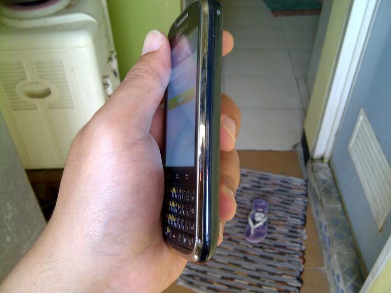 Samsung Galaxy Chat B5330 masuk dulu gan....