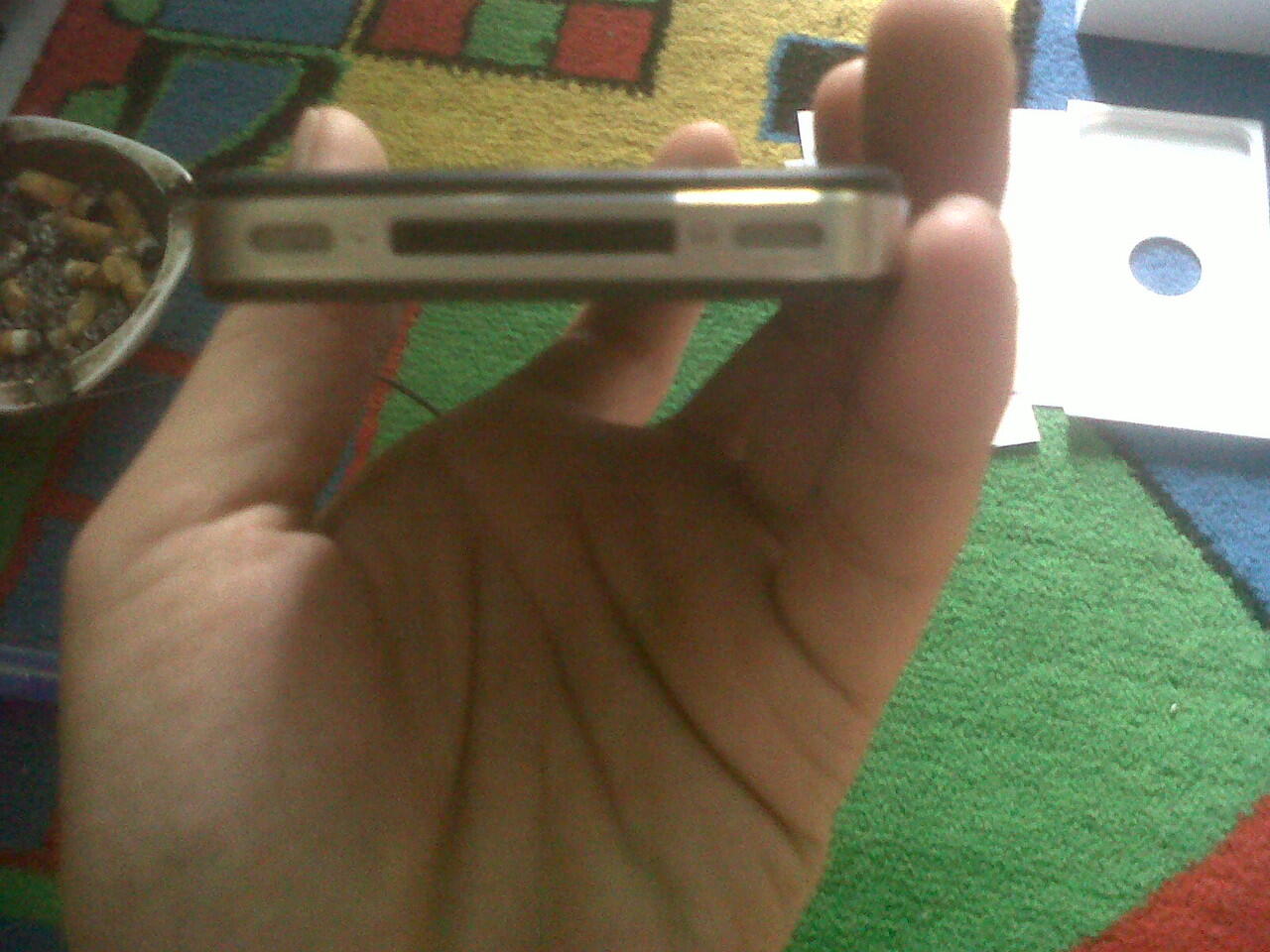 iphone 4g FU GSM warna hitam memori 8gb lokasi bandung