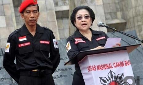 Fahri Berkicau: Elektabilitas Jokowi Turun Karena Dia Palsu