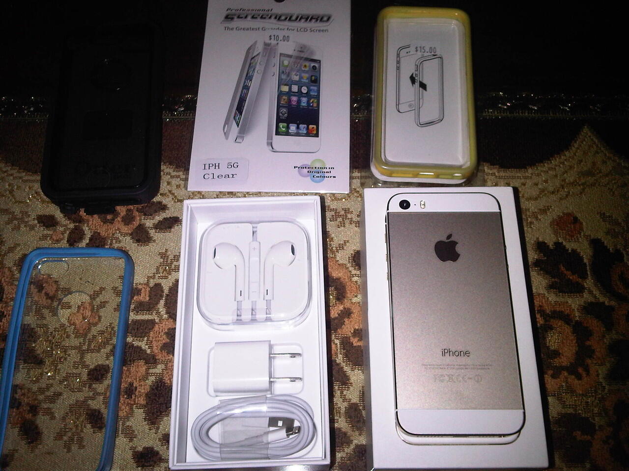 Iphone 5S 16gb gold like new 99,9% - banyak bonus