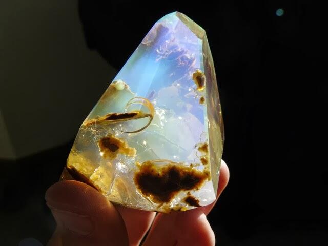 Ini Gan ,&quot; OPAL &quot;,Batu Permata Cantik Yang kaya Warna !