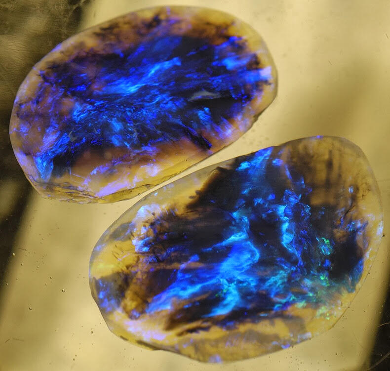 Ini Gan ,&quot; OPAL &quot;,Batu Permata Cantik Yang kaya Warna !