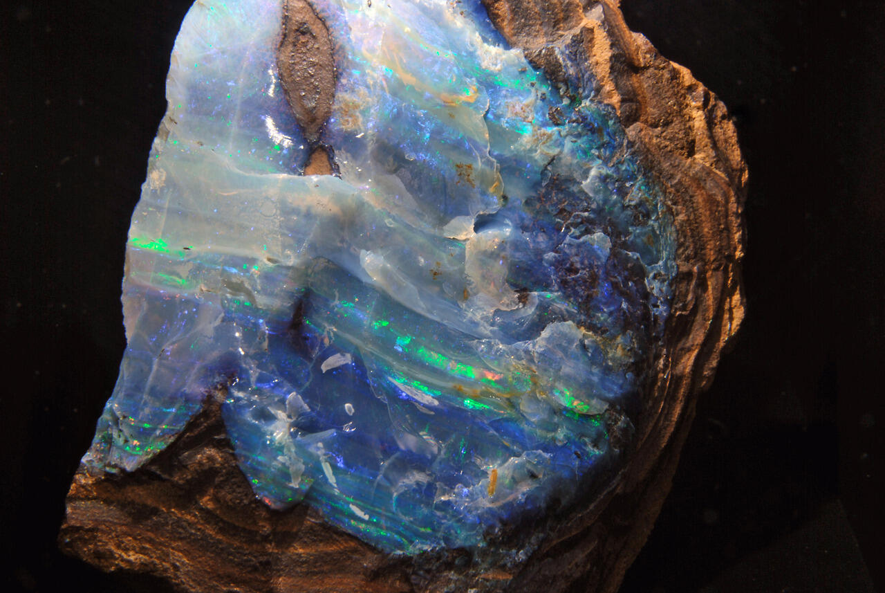 Ini Gan ,&quot; OPAL &quot;,Batu Permata Cantik Yang kaya Warna !