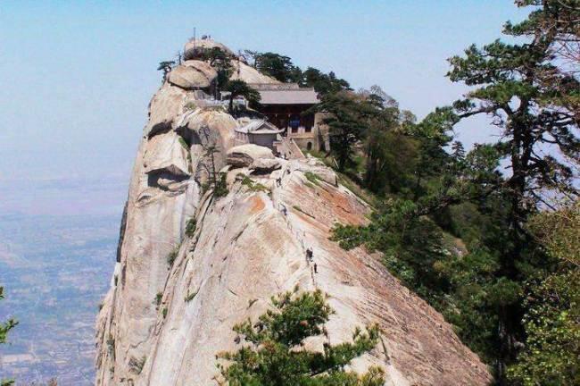 10 Restaurants Dengan Tempat Yang Unik &#91;Must See!&#93;