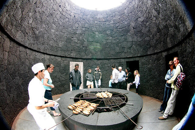 10 Restaurants Dengan Tempat Yang Unik &#91;Must See!&#93;