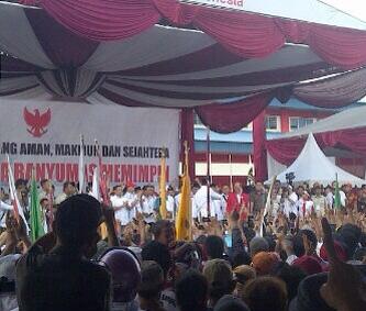 Hot news &#91;dihadiri 15 ribu pendukung&#93;