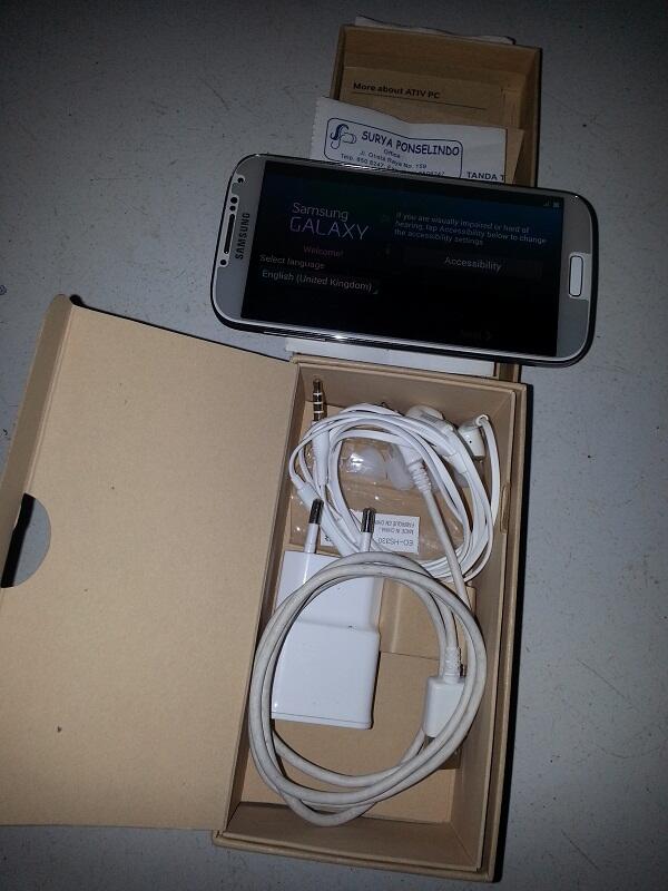 JUAL SAMSUNG GALXY S4 SECOND....