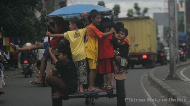 9 Kebiasaan Anak Anak di Bulan Ramadhan