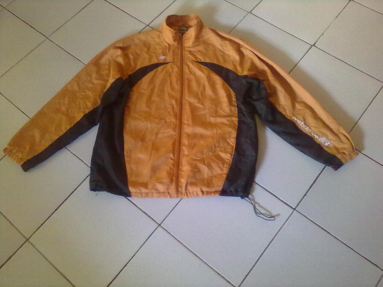 JAKET PARASUT NEW BALANCE (NB) ORIGINAL