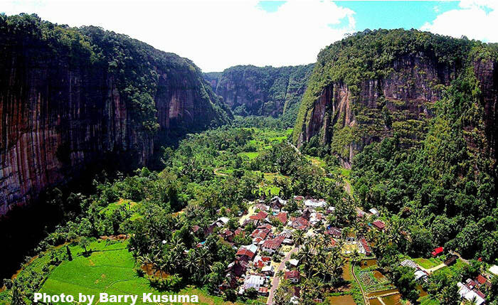 Harau Valley salah satu lembah terindah di Indonesia.