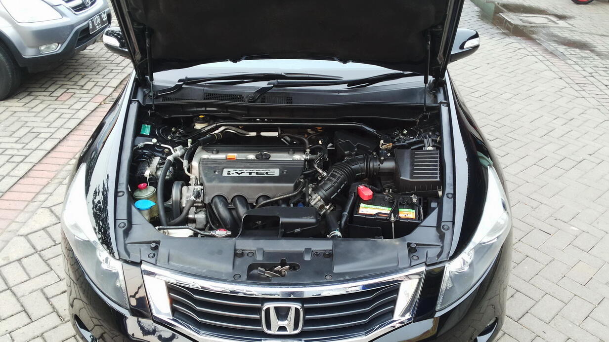 HONDA ACCORD 2.4 VTIL AT 2010 HITAM - KM Pendek Record