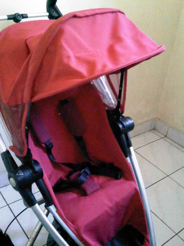 MURAH ! Stroller Quinny Z Extra 2011 Merah Bonus Car Seat Britax ukuran Toddler