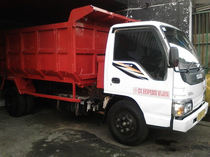 jual isuzu elf dump 2012 harimau