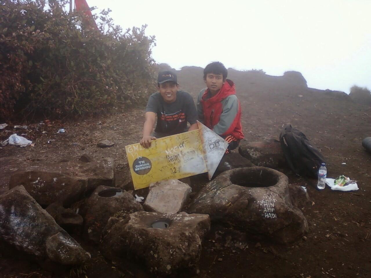 Guyuran Hujan di Gunung Merbabu