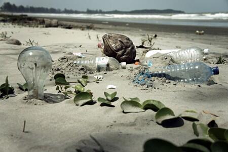 Muak Melihat Sampah Menumpuk Ia Melakukan Sesuatu yang Brilian