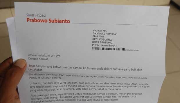 Warga Malang Bakar Ratusan Surat dari Prabowo 