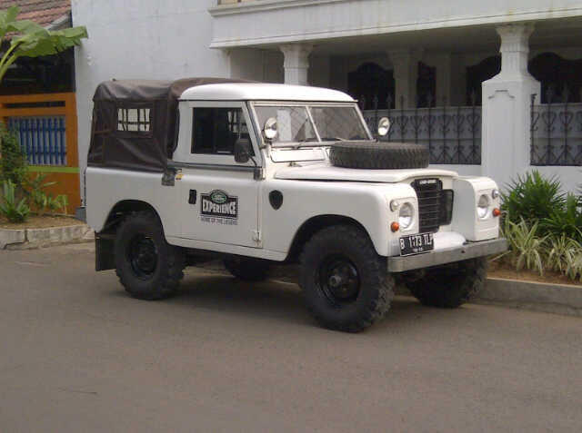 WTS LAND ROVER SERI 3 1983 PICK UP