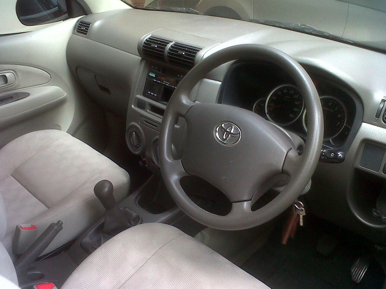 TOYOTA AVANZA TYPE E M/T TAHUN 2010