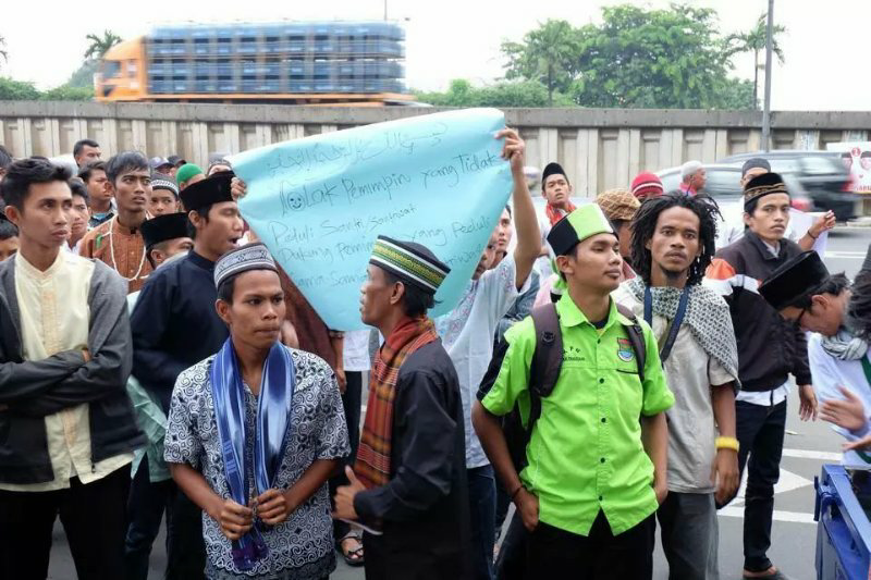 &#91;Benarkah&#93; Santri demo di depan Kantor PKS, Santri dari Pondok Mana?