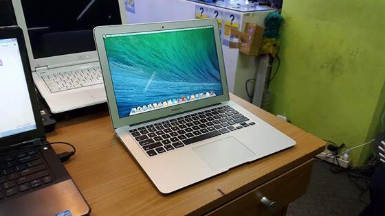 macbook air 13inc md231 core i5 1.8ghz|ssd 128gb|ddr3 4gb|13inc... Mulus + MURAH