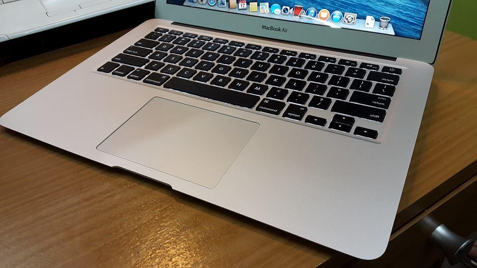 macbook air 13inc md231 core i5 1.8ghz|ssd 128gb|ddr3 4gb|13inc... Mulus + MURAH