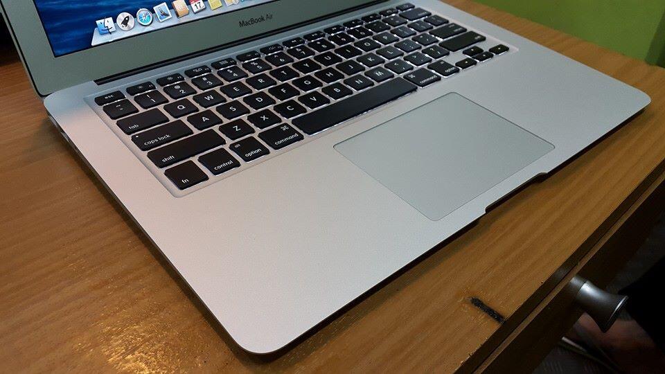 macbook air 13inc md231 core i5 1.8ghz|ssd 128gb|ddr3 4gb|13inc... Mulus + MURAH