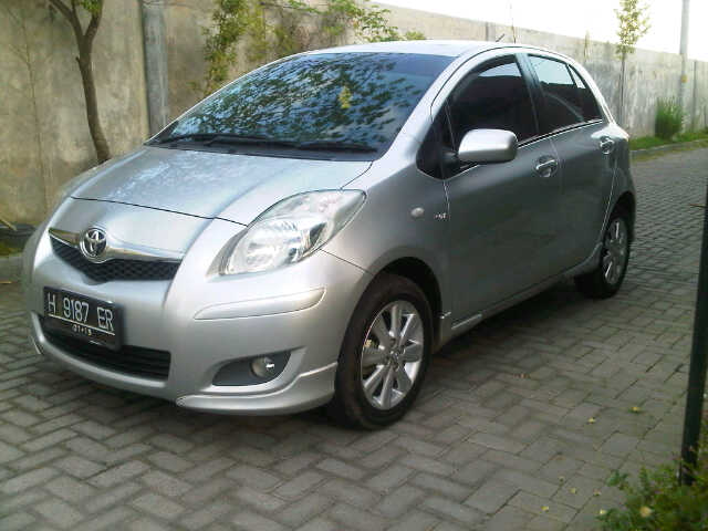 yaris E 2009 manual asli H
