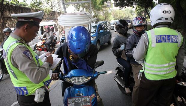 (NGAKAK + SHARE ) HAL HAL YANG PASTI KITA TEMUI DI JALAN RAYA 