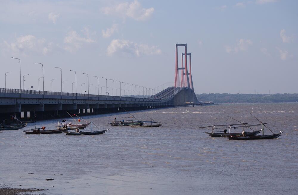 Jembatan Suramadu Sebuah Karya Anak Bangsa (PICT)