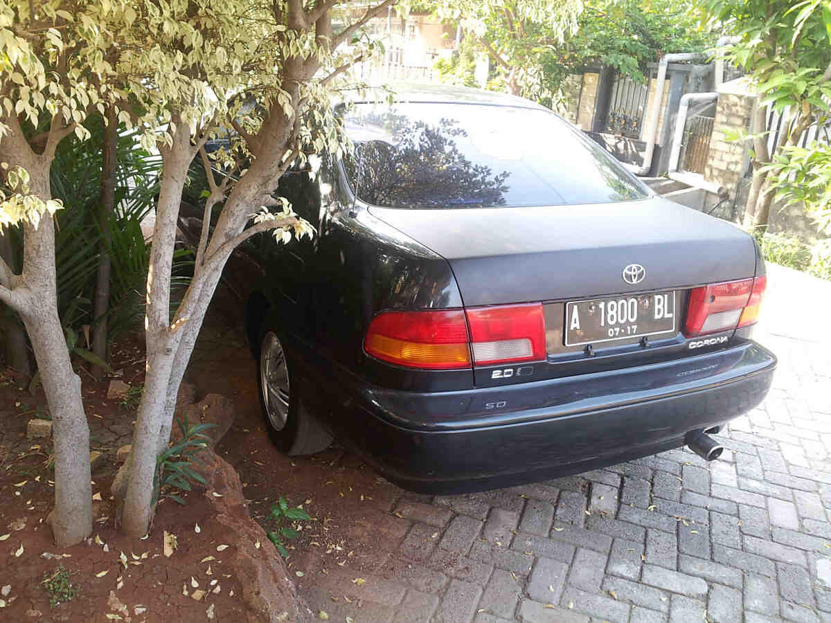 Toyota Corona absolut 2000 hijau metalik, murah sekali....