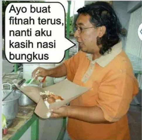 BAGI BAGI UANG DI PASAR, FADLI ZONK TERANCAM 2 TAHUN PENJARA