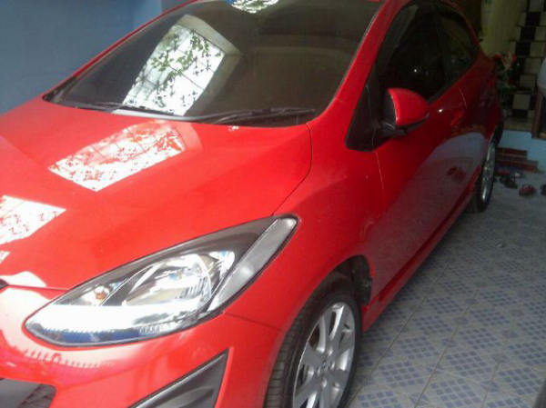 jual mazda 2 V AT merah cantik istimewa