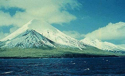 Aneh Tapi NYATA!! Pulau Kecil Yang Berisi 7 gunung 