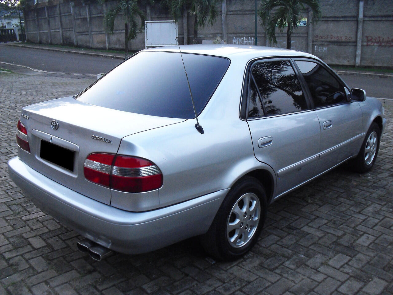 TOYOTA NEW COROLLA 1.8 SEG M/T THN 2000