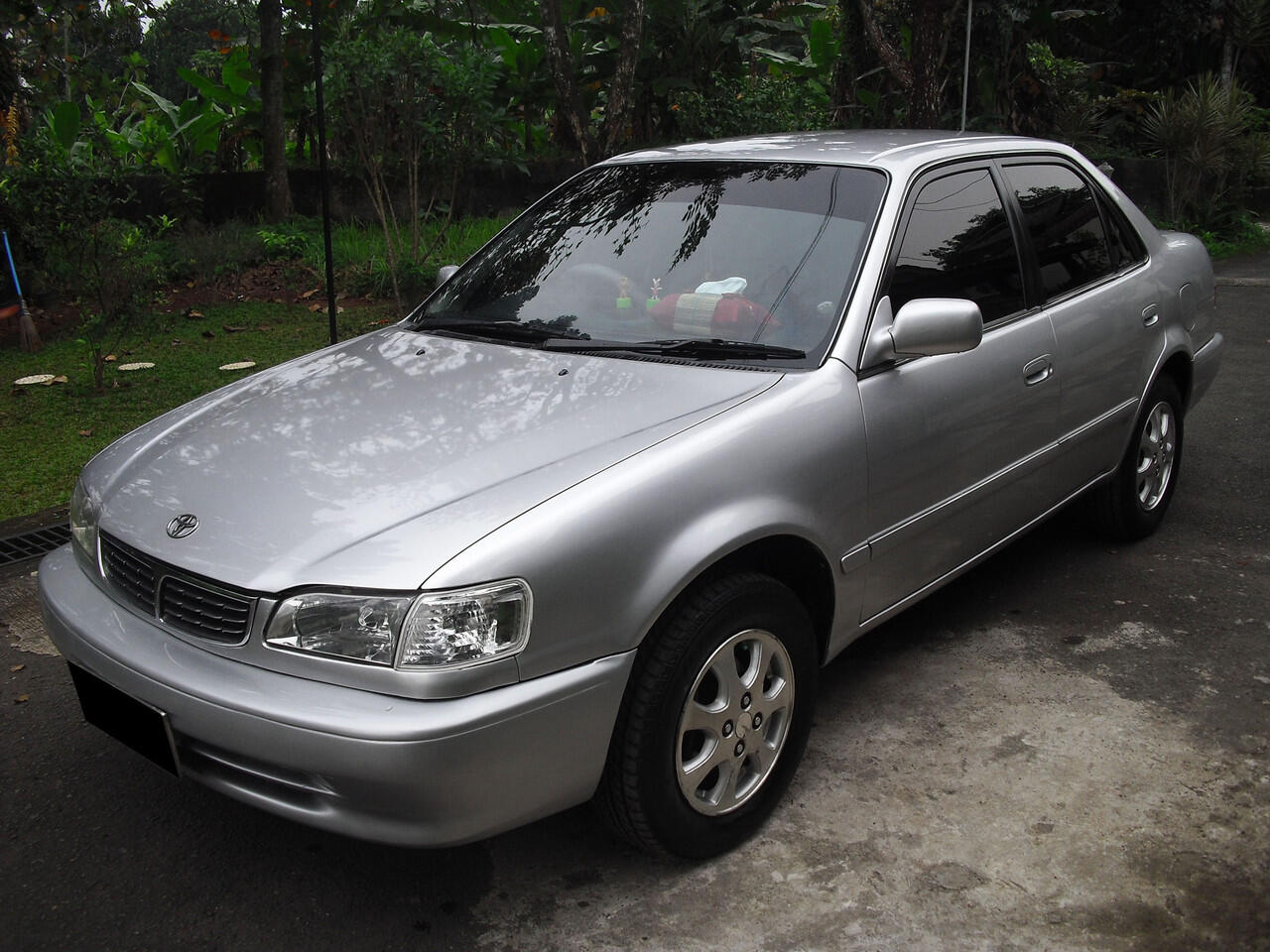 TOYOTA NEW COROLLA 1.8 SEG M/T THN 2000