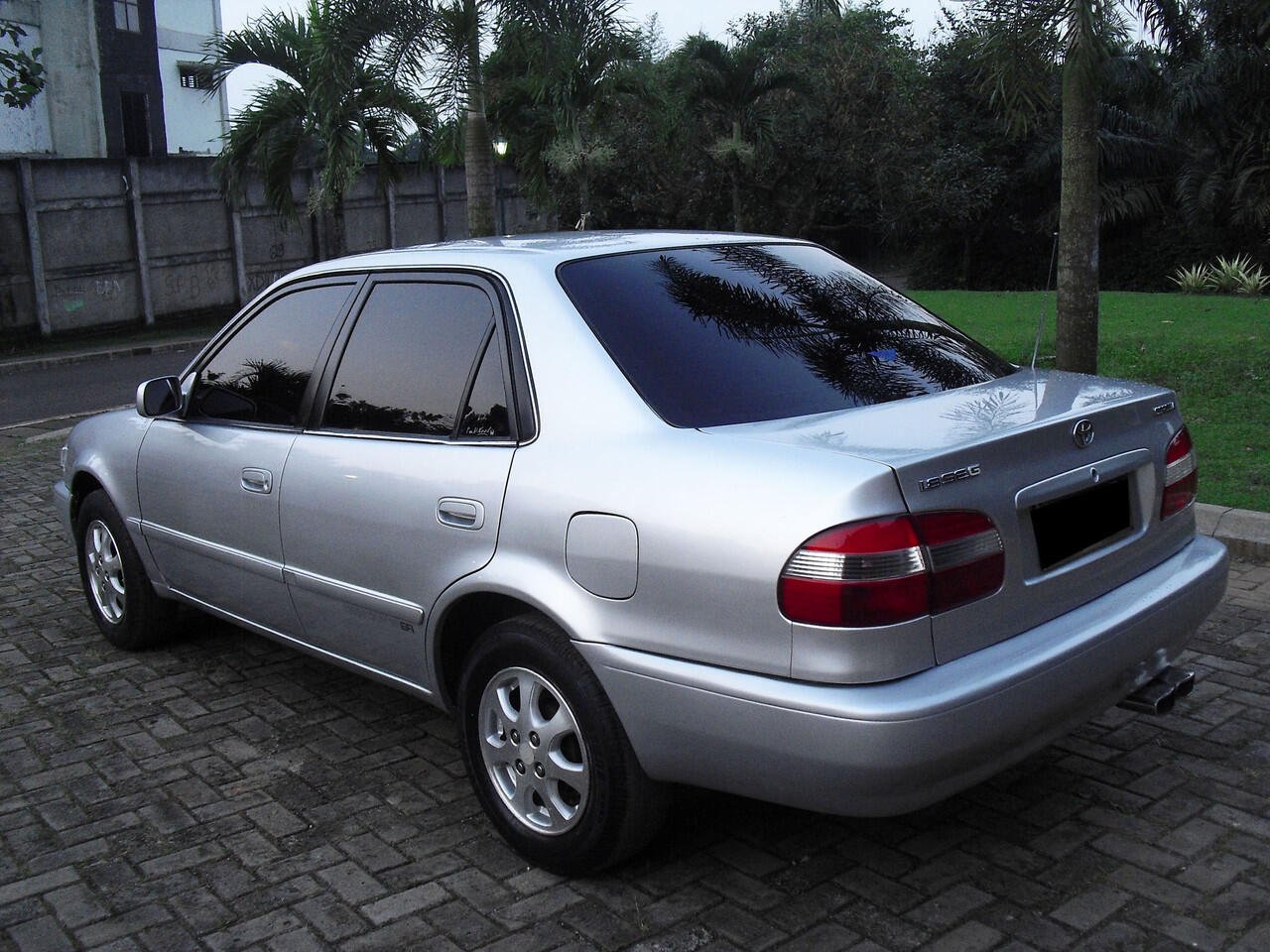 TOYOTA NEW COROLLA 1.8 SEG M/T THN 2000