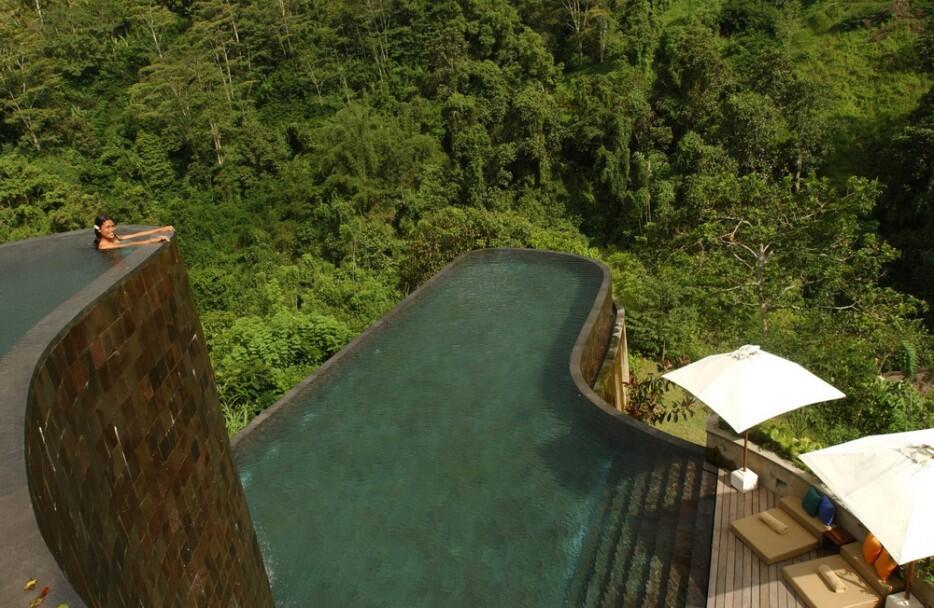 30 Tempat Berenang Paling Epic dan Ada Juga Yang Ekstrim