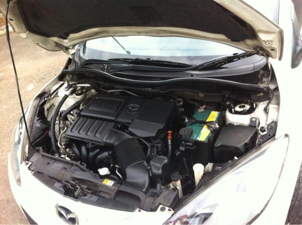 Mazda 2 thn 2011 White A/T