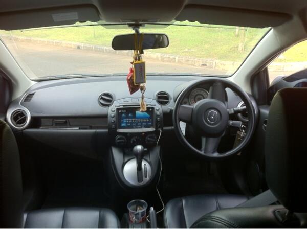 Mazda 2 thn 2011 White A/T