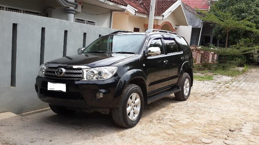 TOYOTA FORTUNER 2011 TYPE G MATIC SOLAR HITAM