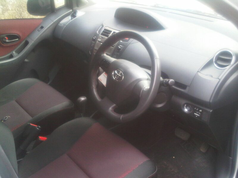 toyota yaris S limited 2012 A/T